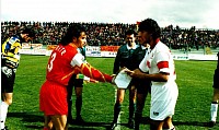 Gigi Prete captain with the shirt of Castel di Sangro series B